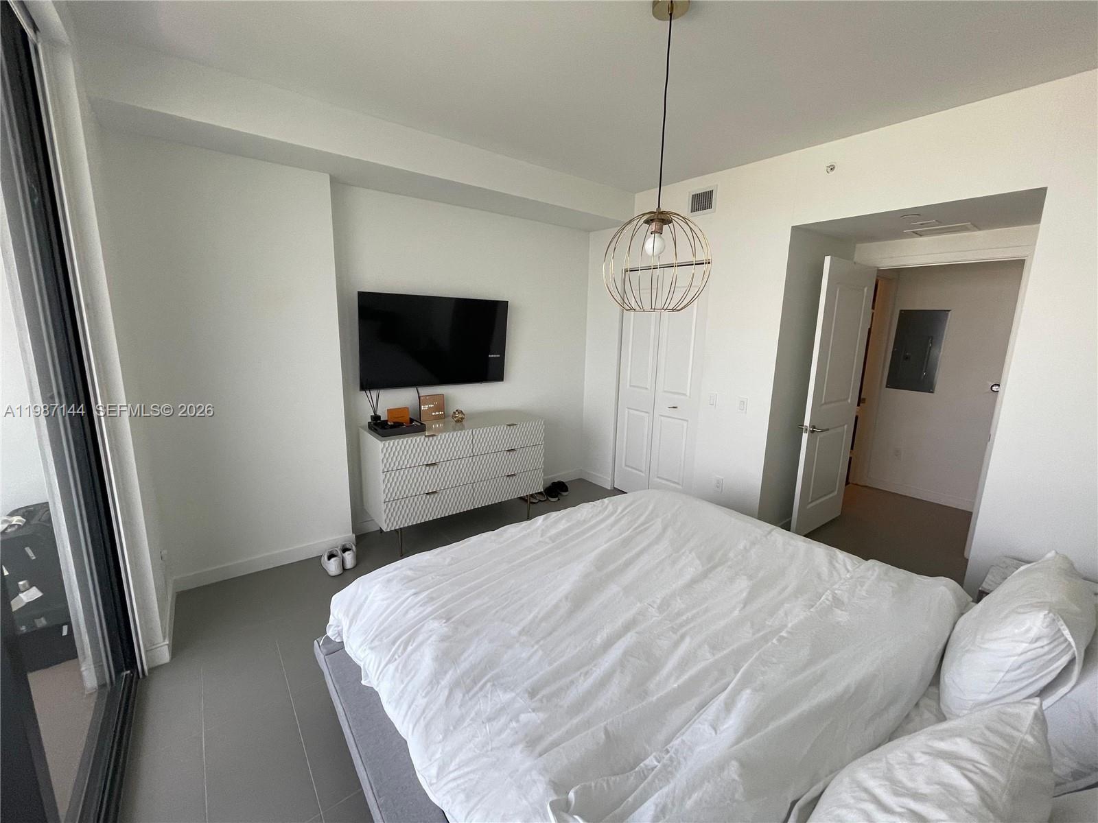 CANVAS CONDO - Residential Lease