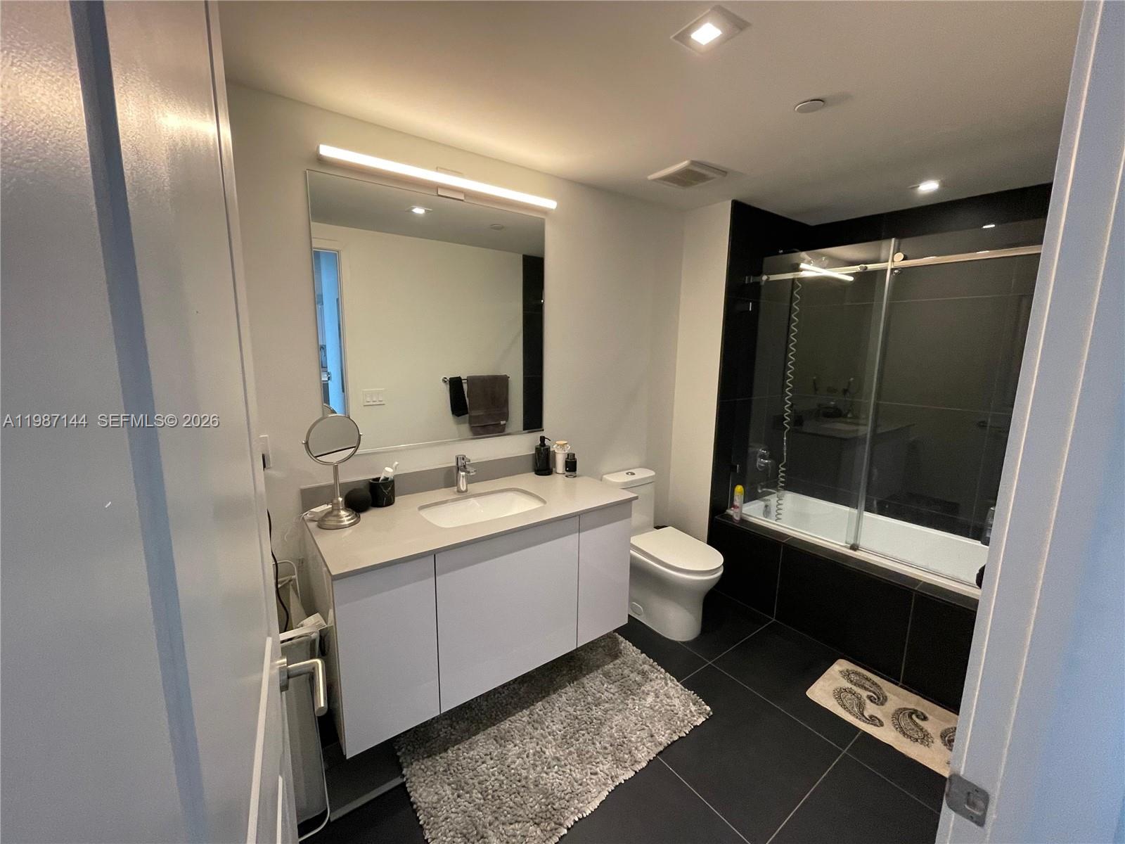 CANVAS CONDO - Residential Lease