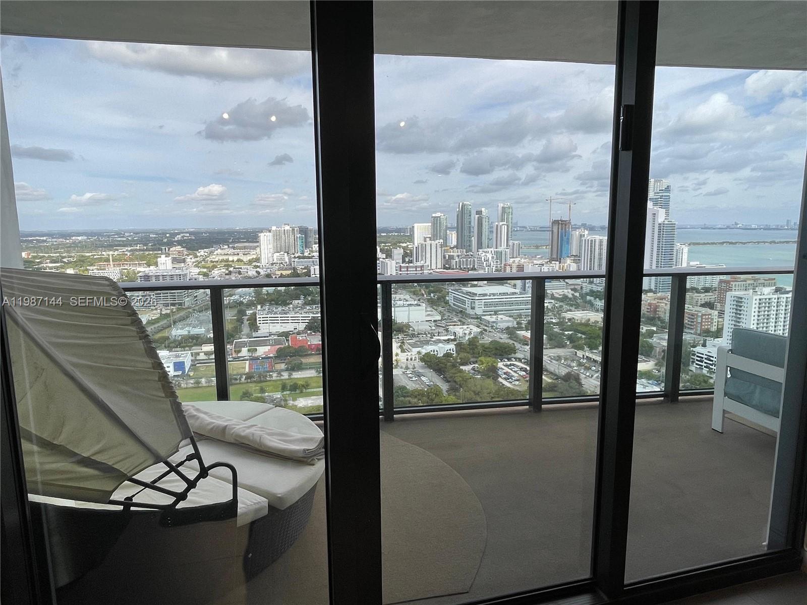 CANVAS CONDO - Residential Lease