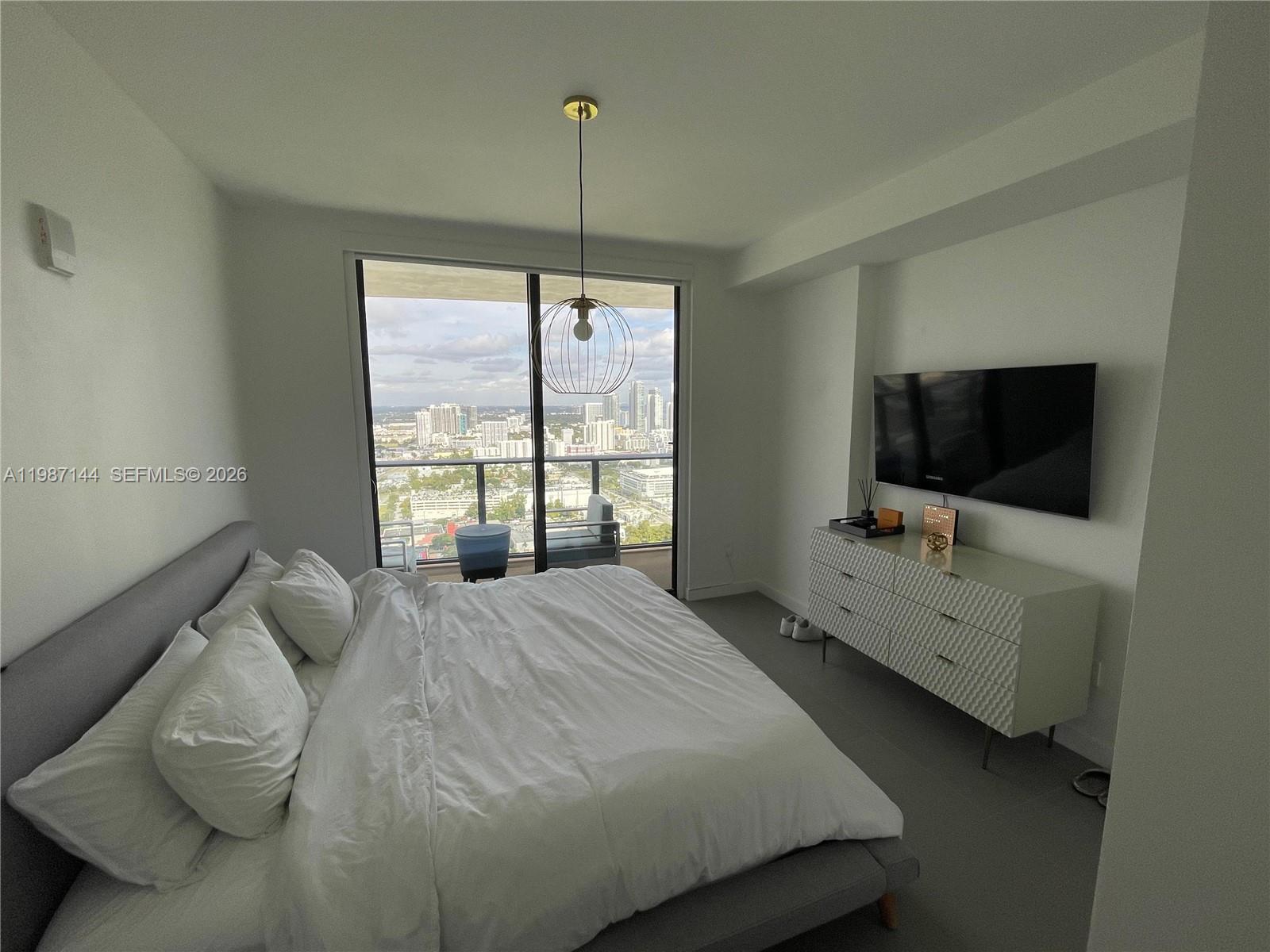 CANVAS CONDO - Residential Lease