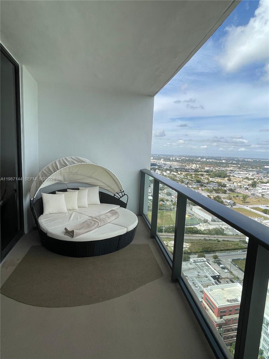 CANVAS CONDO - Residential Lease