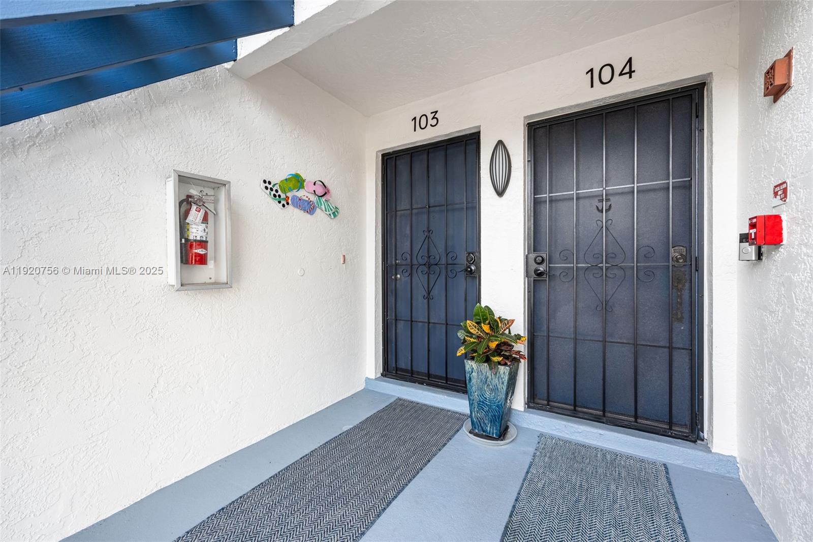 LA PALAPA CONDO - Residential