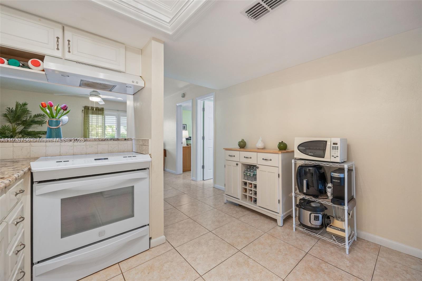 LA PALAPA CONDO - Residential