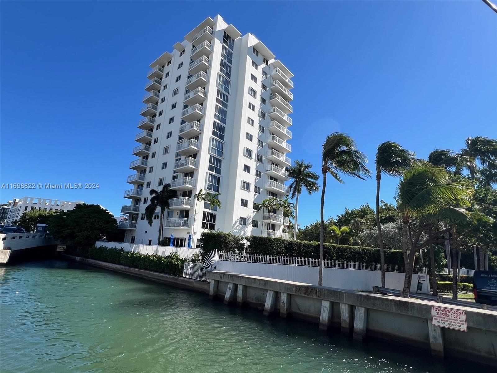 1688 West Ave 1005, Miami Beach, Miami-Dade County, Florida - 2 Bedrooms  
2 Bathrooms - 