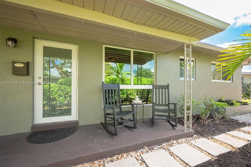 Photo of 1532 NE 39th St #0, Oakland Park, FL 33334 (MLS # A11750815)