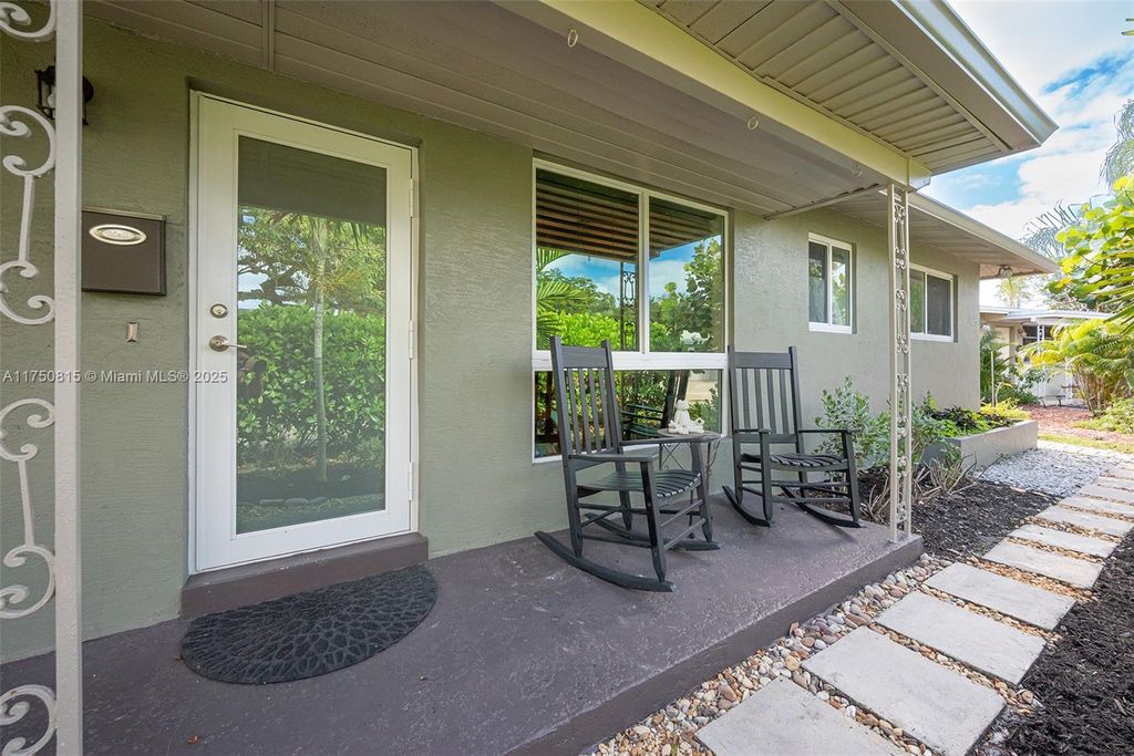 Photo of 1532 NE 39th St #0, Oakland Park, FL 33334 (MLS # A11750815)