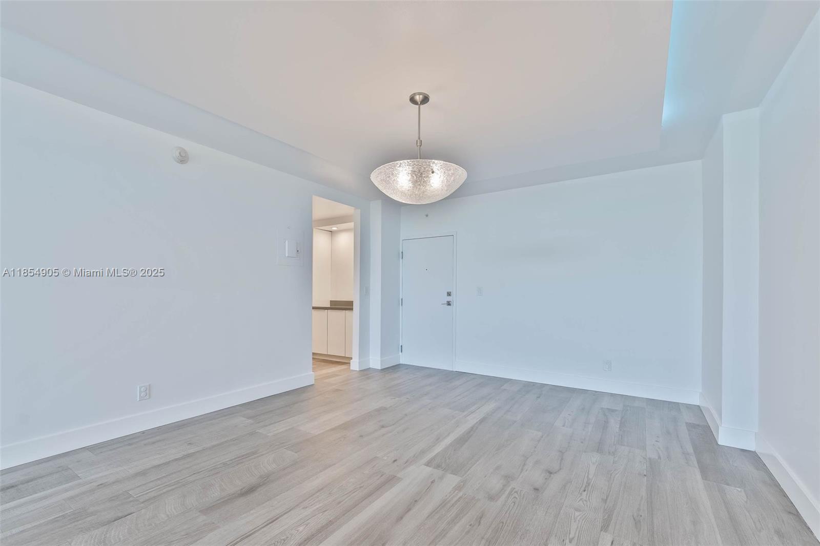 GABLES WATERWAY TOWERS CO - Residential Lease