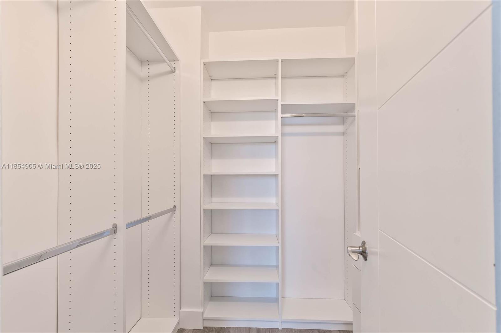 GABLES WATERWAY TOWERS CO - Residential Lease