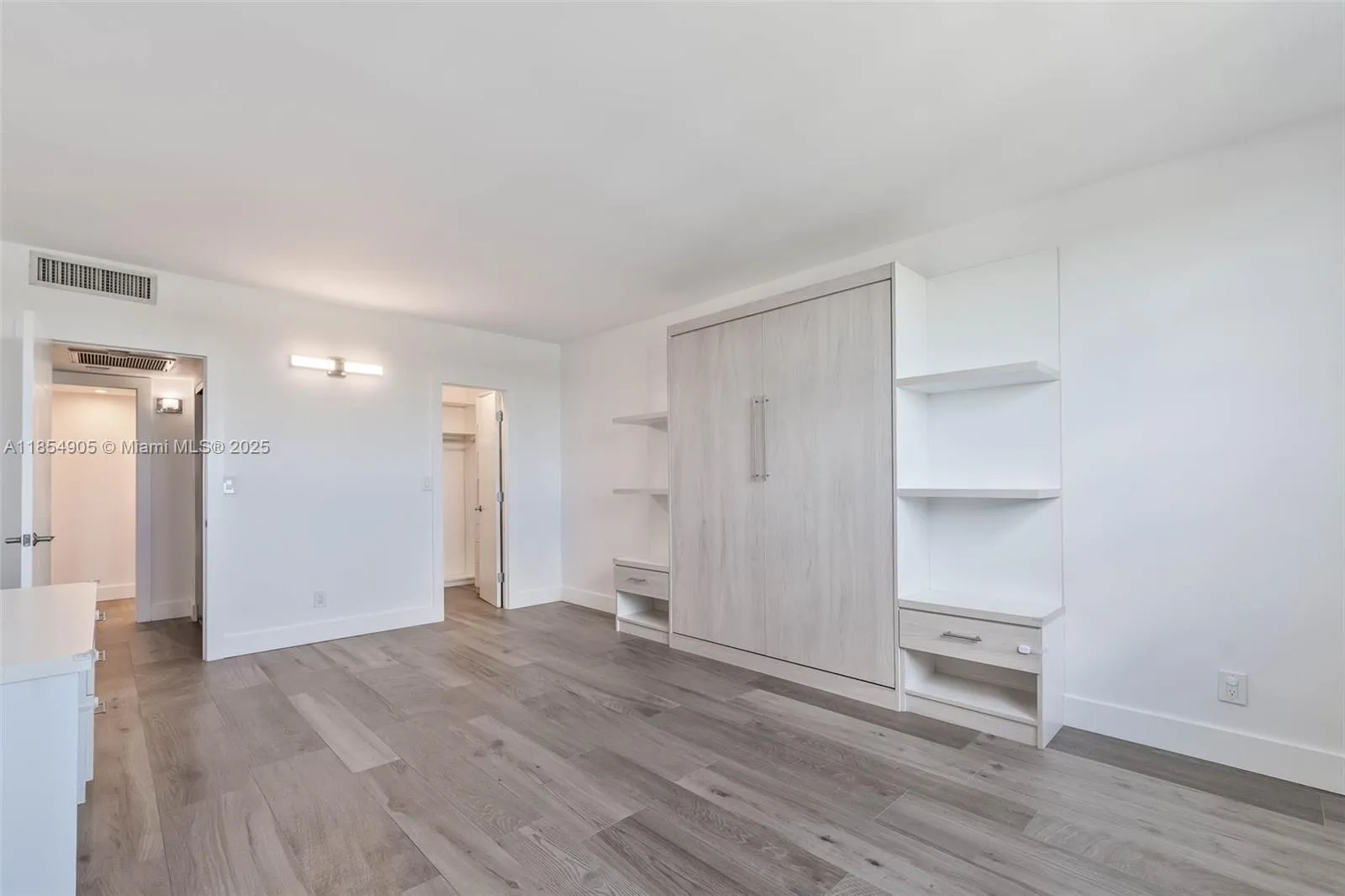 Coral Gables, Florida 33133, United States, 2 Bedrooms Bedrooms, ,2 BathroomsBathrooms,Residential,Active,186978