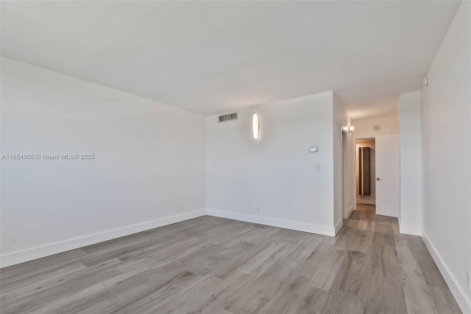 GABLES WATERWAY TOWERS CO - Residential Lease