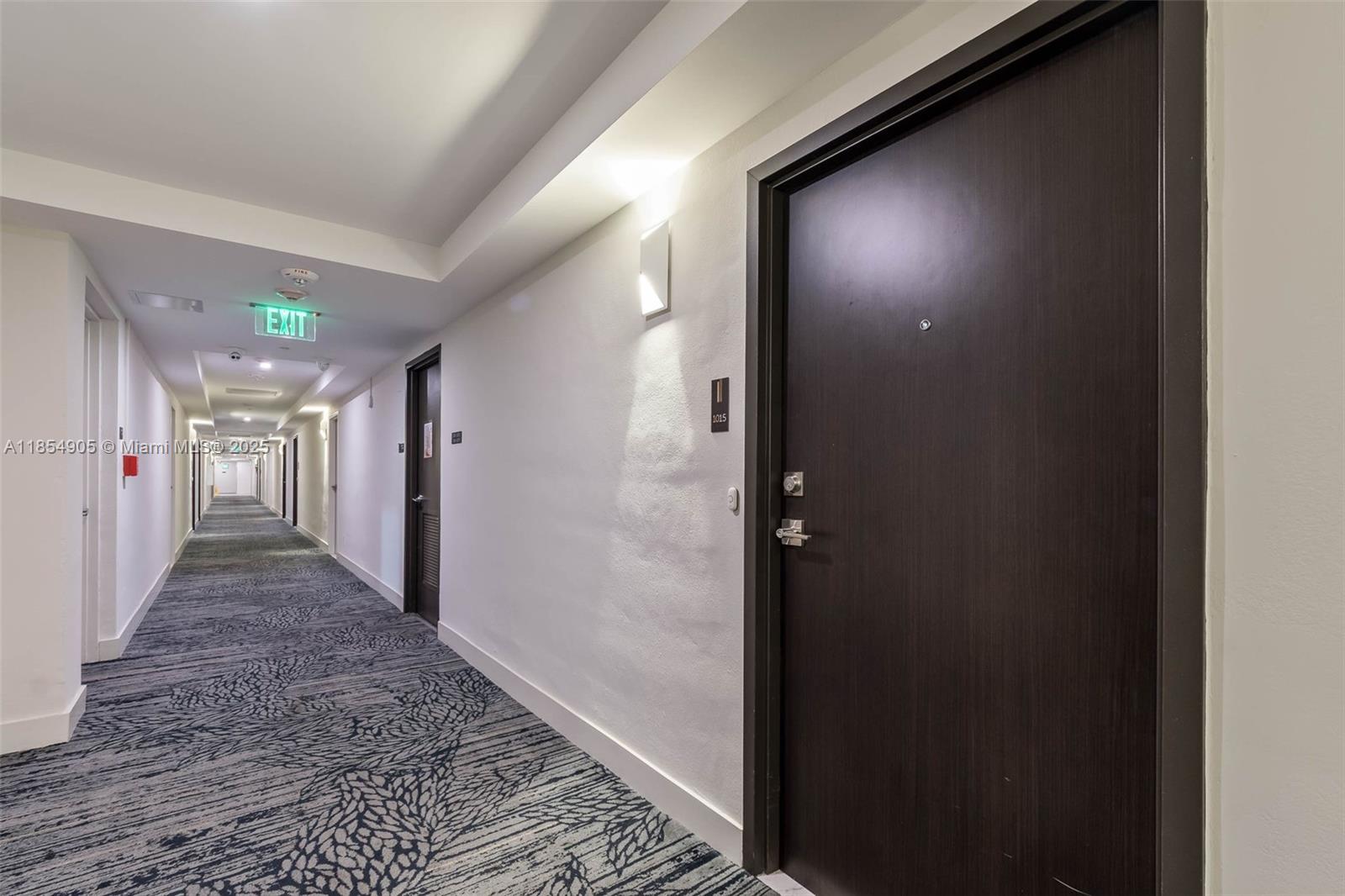 GABLES WATERWAY TOWERS CO - Residential Lease