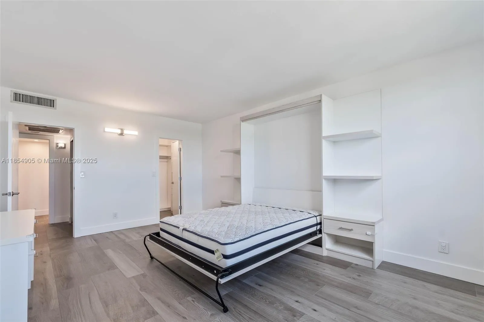 Coral Gables, Florida 33133, United States, 2 Bedrooms Bedrooms, ,2 BathroomsBathrooms,Residential,Active,186978