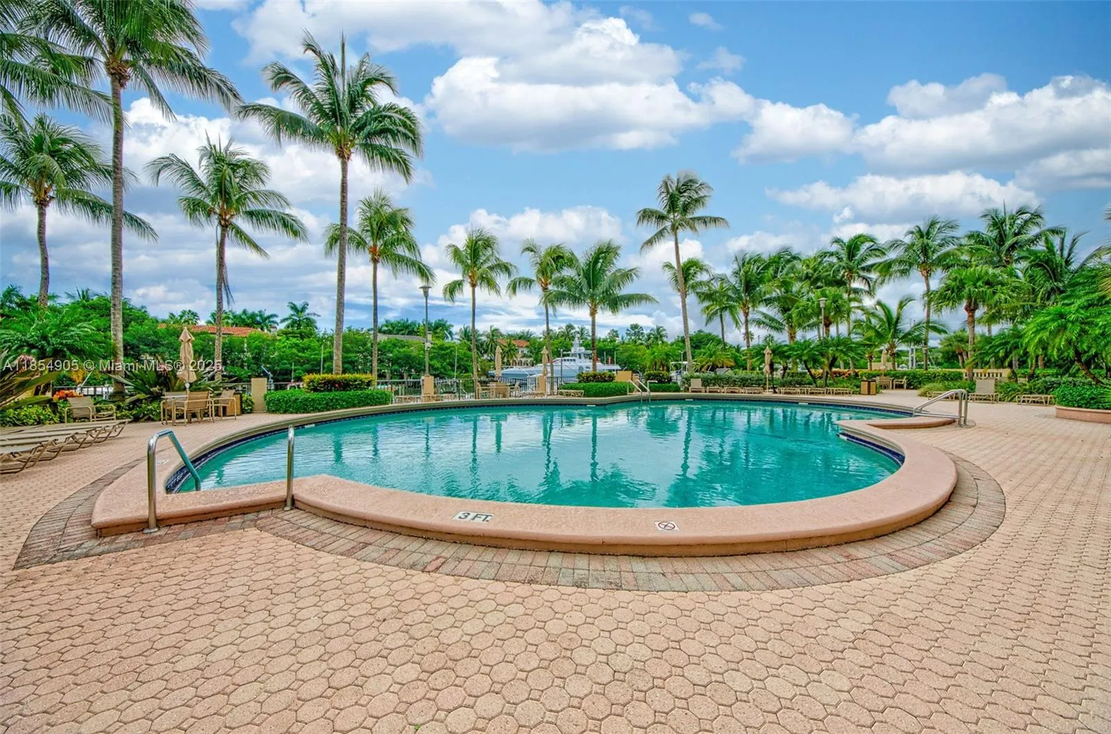 Coral Gables, Florida 33133, United States, 2 Bedrooms Bedrooms, ,2 BathroomsBathrooms,Residential,Active,186978