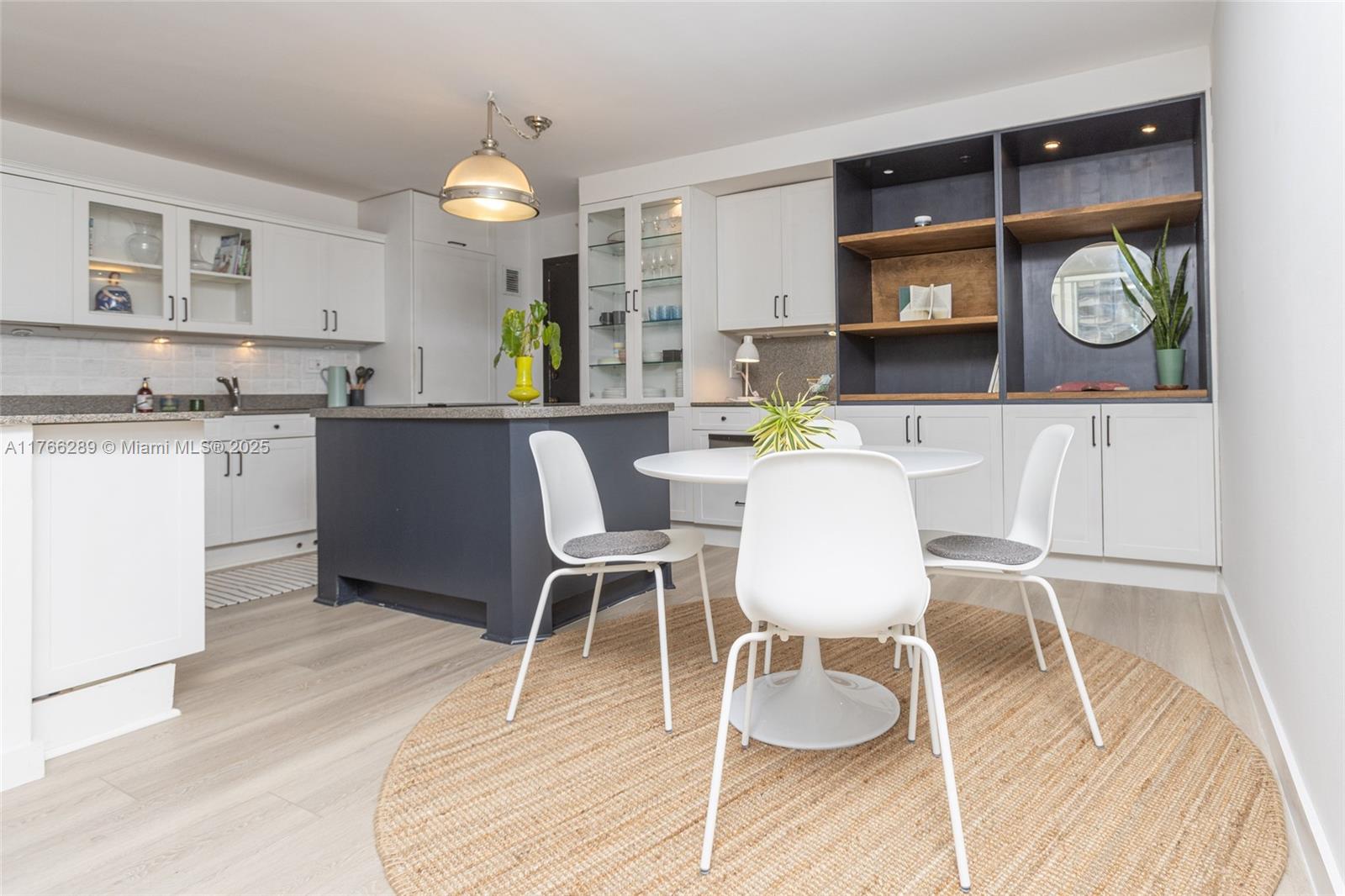 ISLAND BREAKERS CONDO - Residential