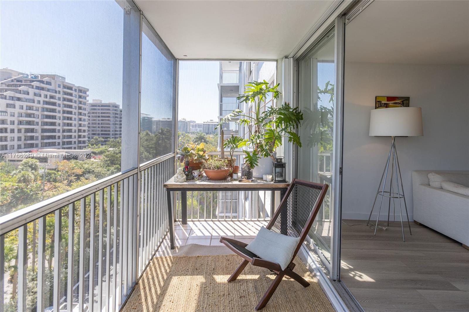 ISLAND BREAKERS CONDO - Residential