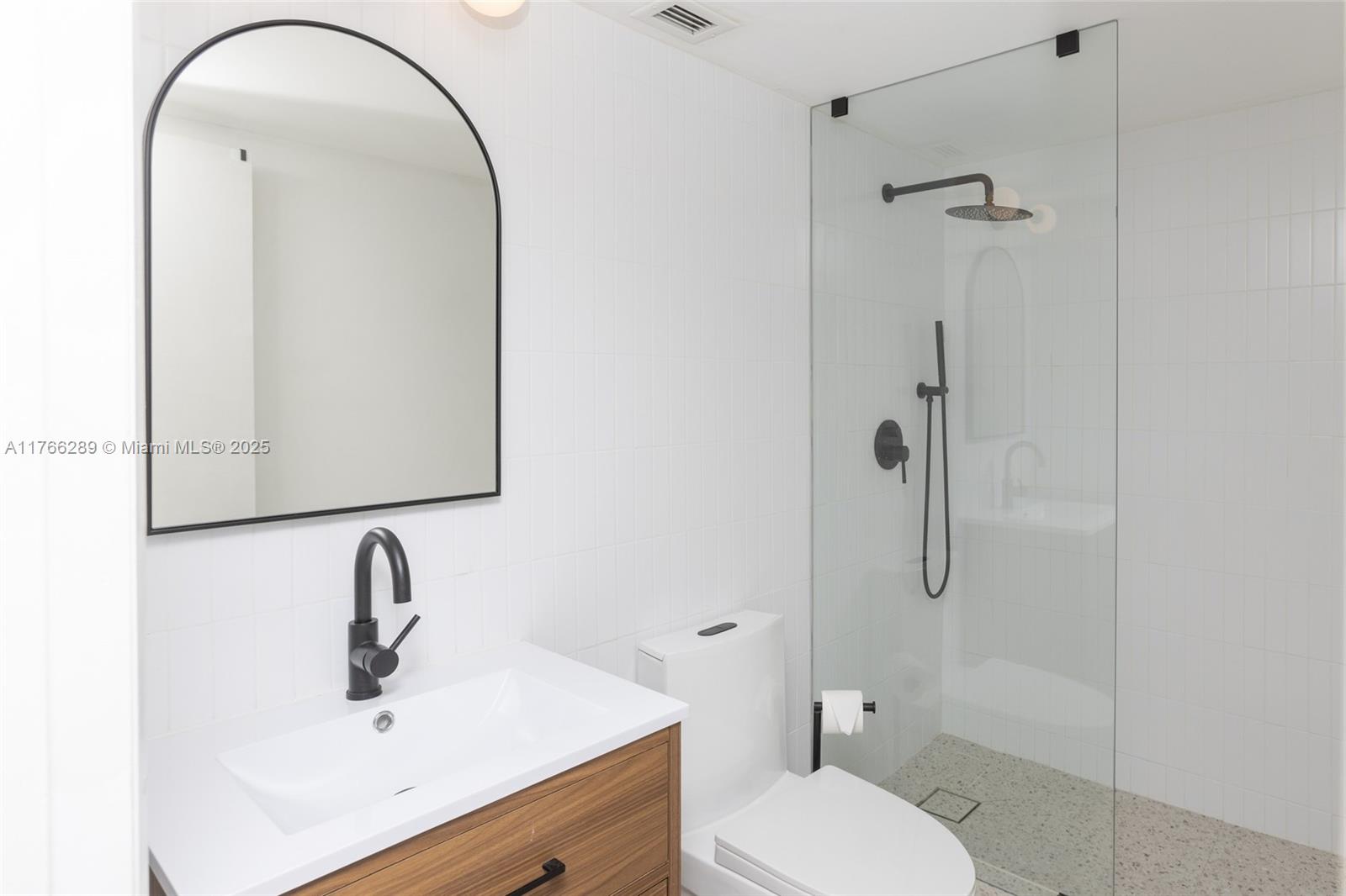 ISLAND BREAKERS CONDO - Residential