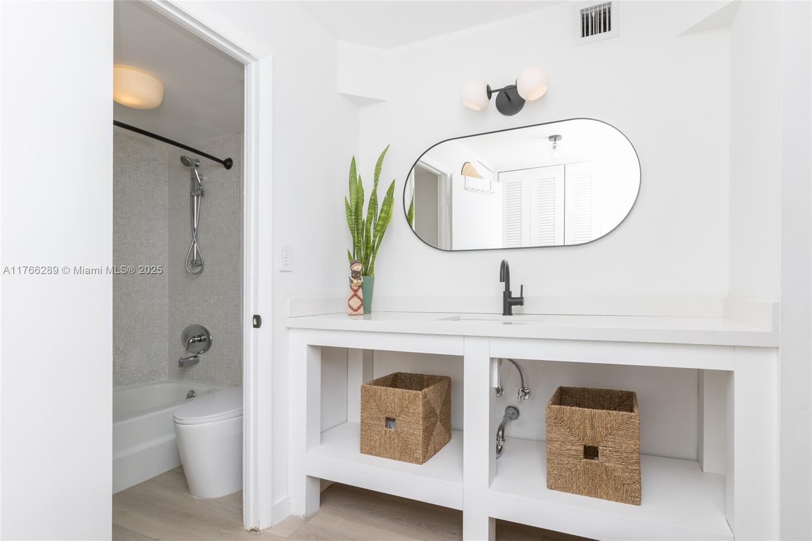 ISLAND BREAKERS CONDO - Residential