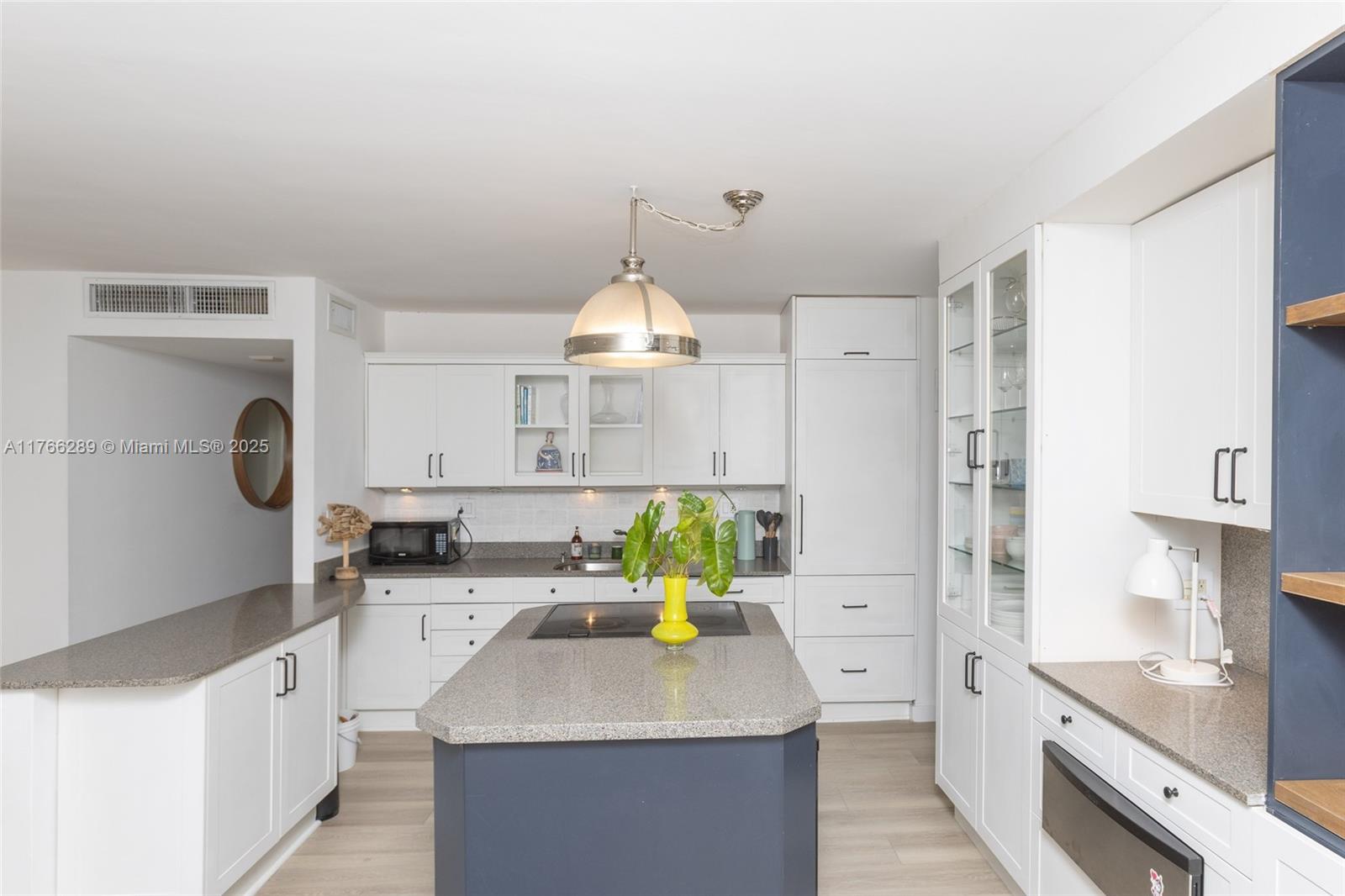 ISLAND BREAKERS CONDO - Residential