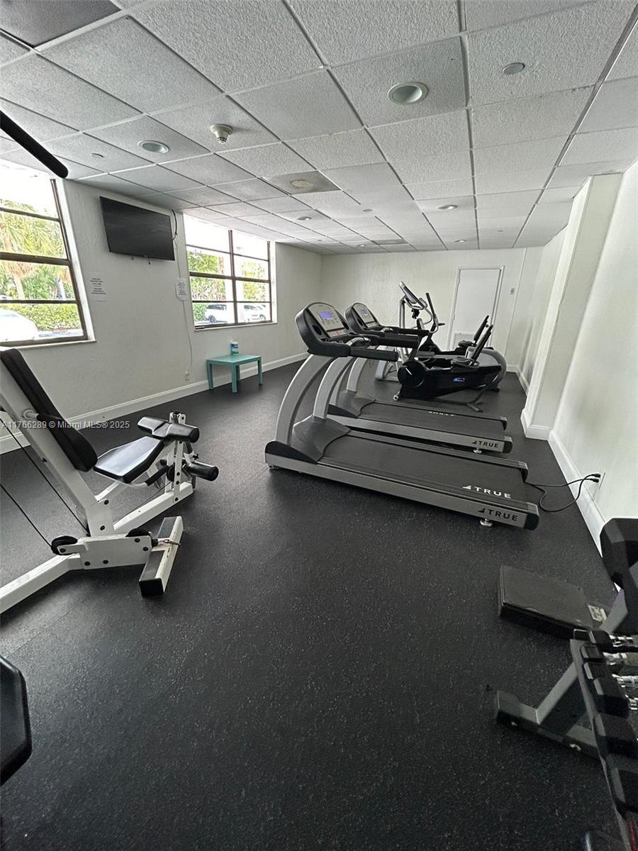 ISLAND BREAKERS CONDO - Residential