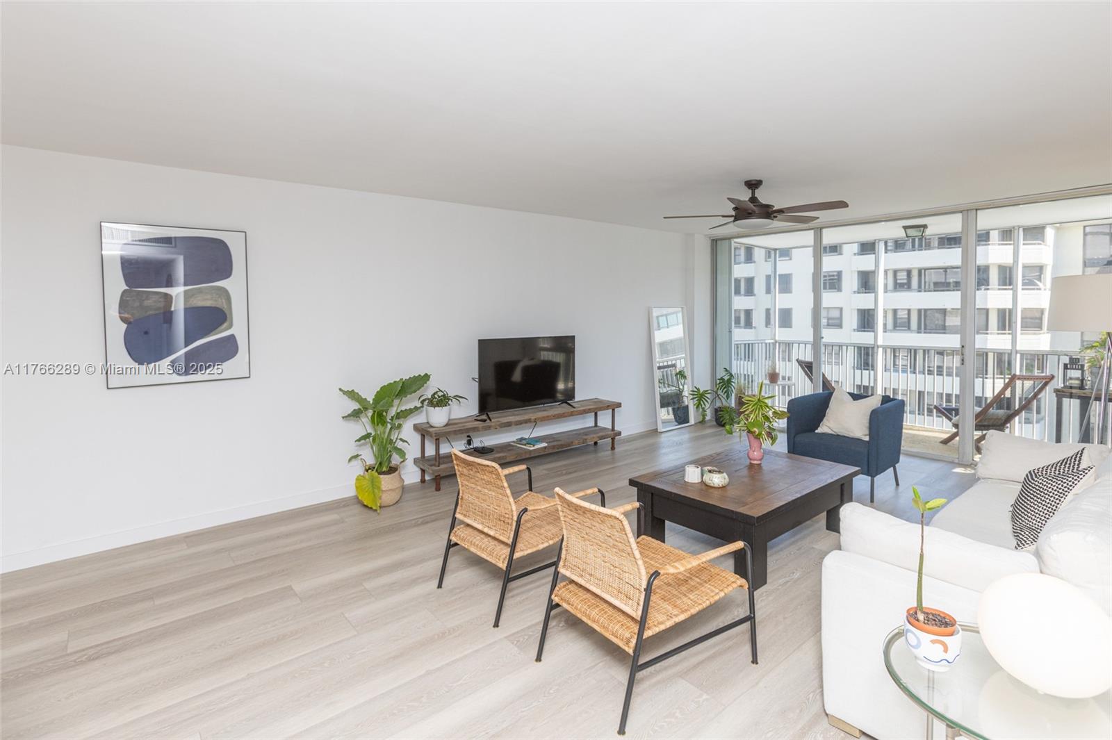 ISLAND BREAKERS CONDO - Residential