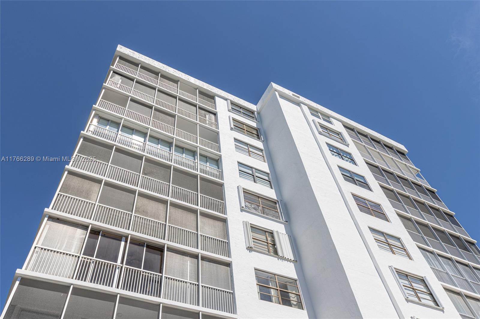 ISLAND BREAKERS CONDO - Residential