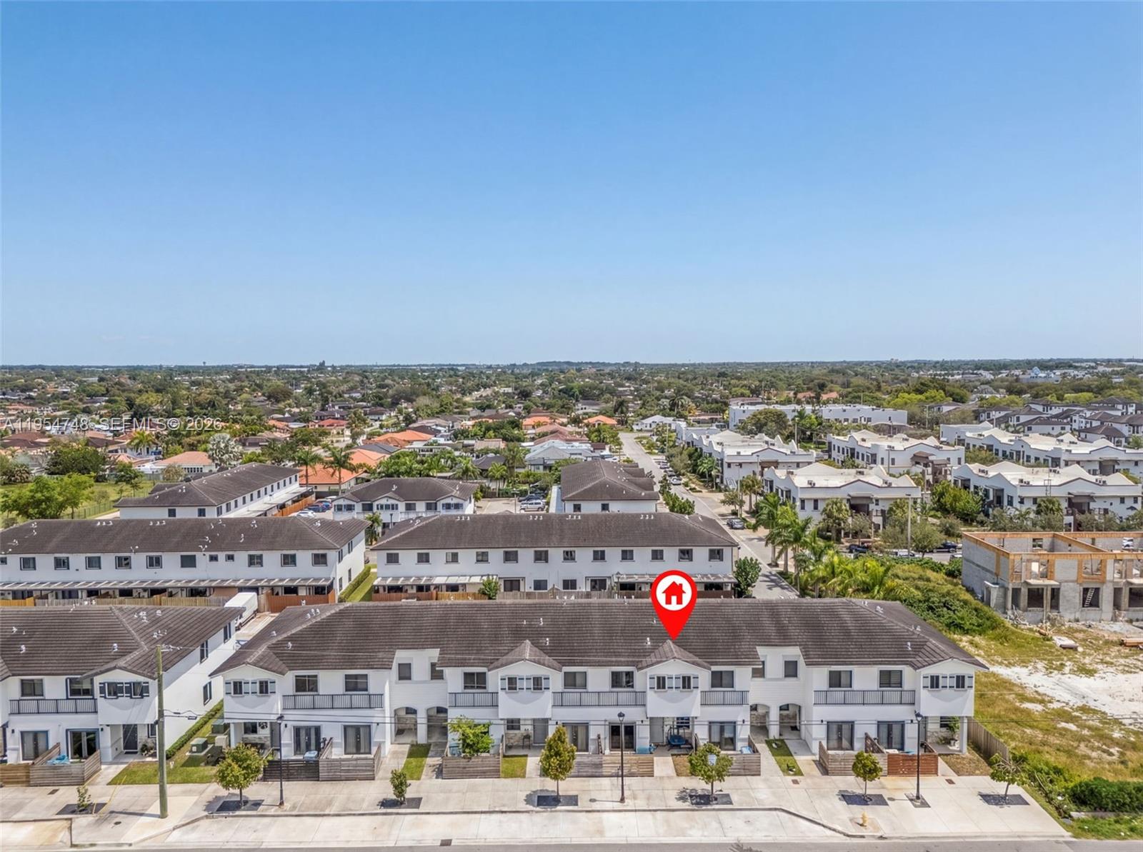 TROPICAL BREEZE TOWNHOUSE - Residential