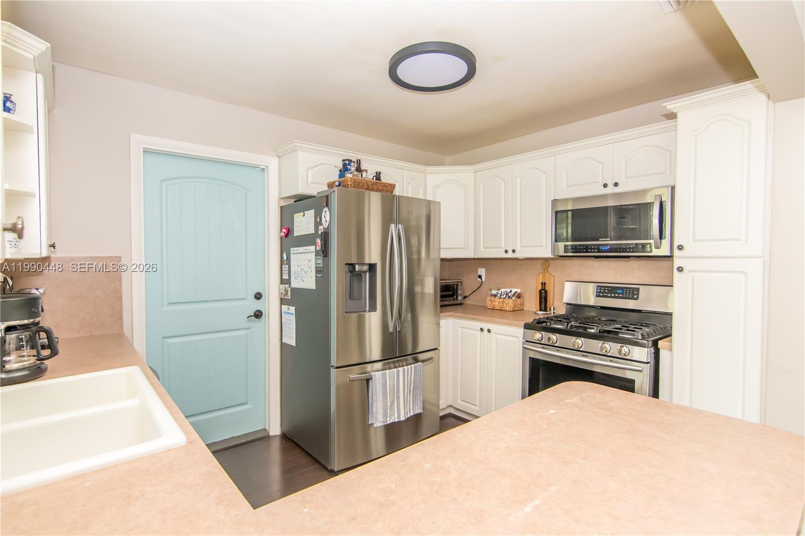 DEVON-AIRE ESTATES SEC 5 - Residential