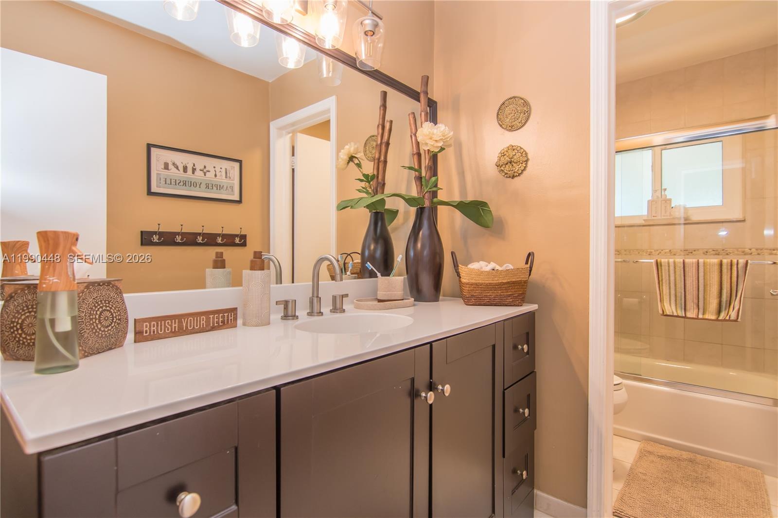 DEVON-AIRE ESTATES SEC 5 - Residential