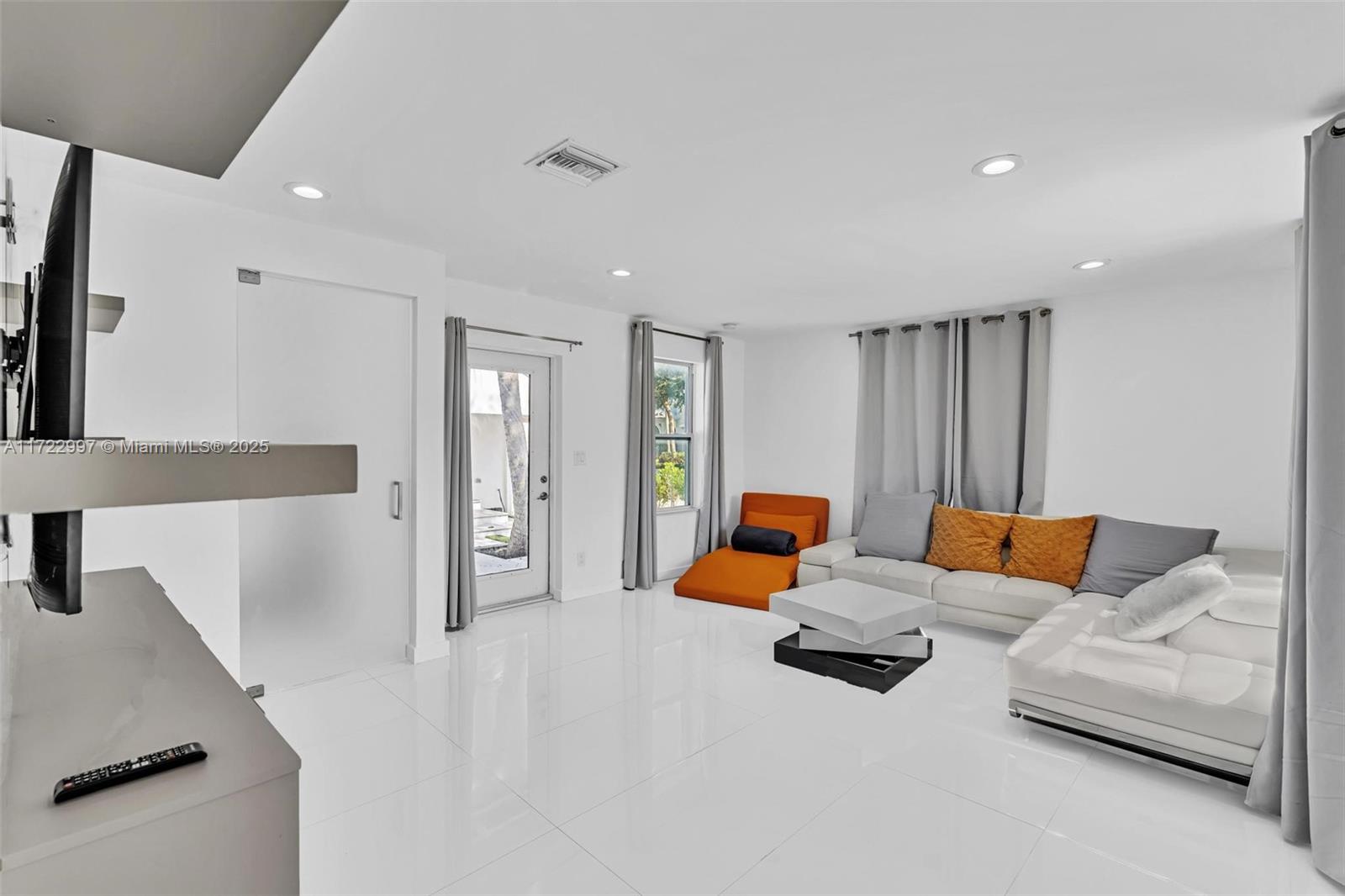 OSCEOLA PARK - Residential Lease
