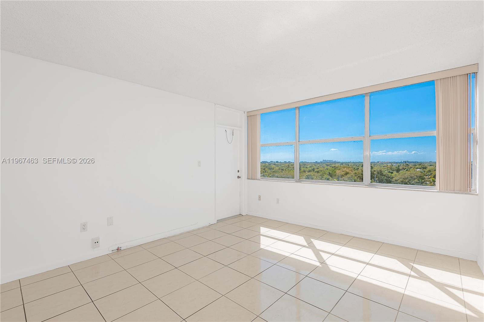 1200 NE Miami Gardens Dr 905W