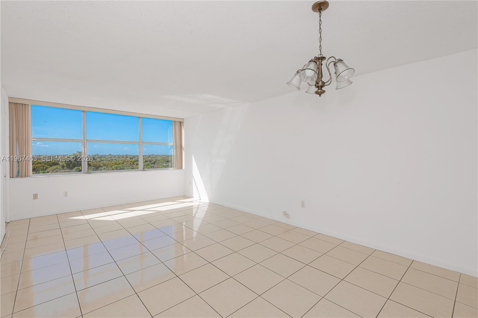 1200 NE Miami Gardens Dr 905W