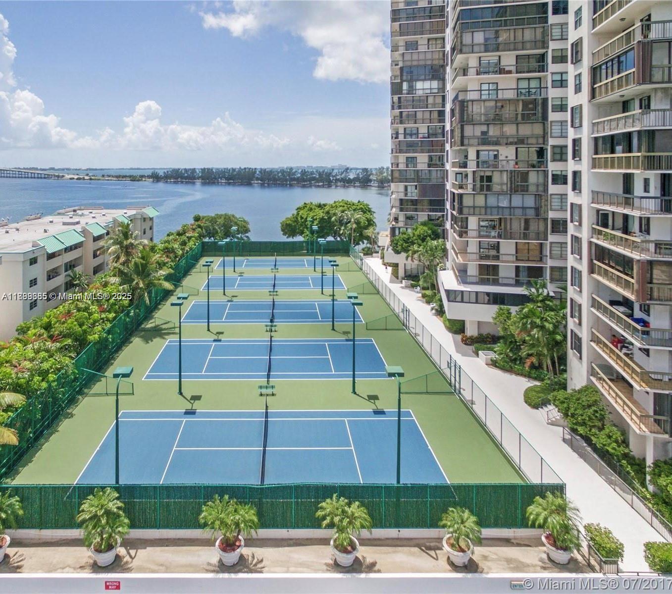 BRICKELL BAY CLUB CONDO - Residential
