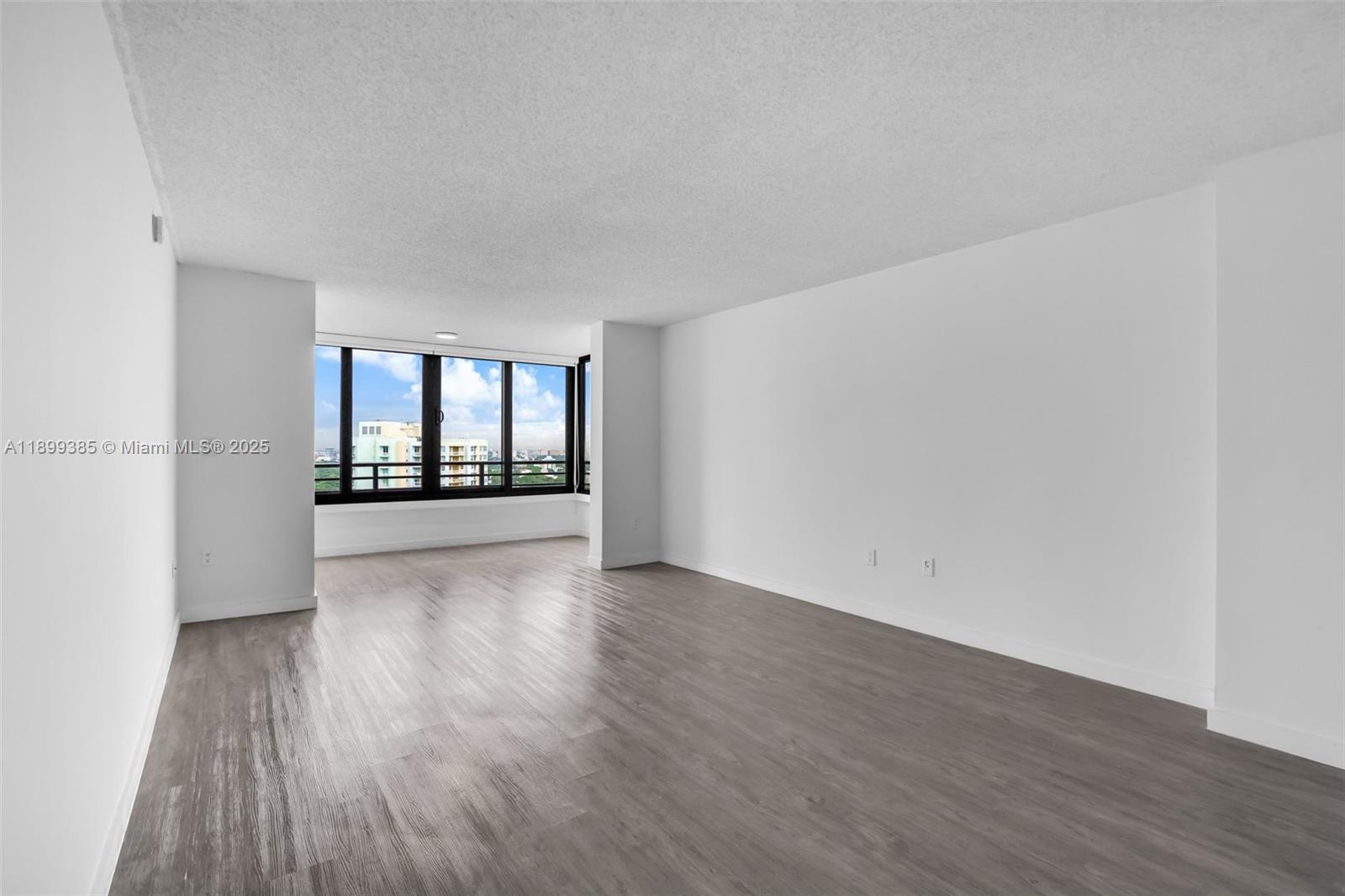 2333 Brickell Ave PH208