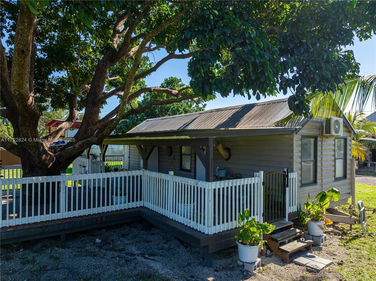 HOMESTEAD - Residential