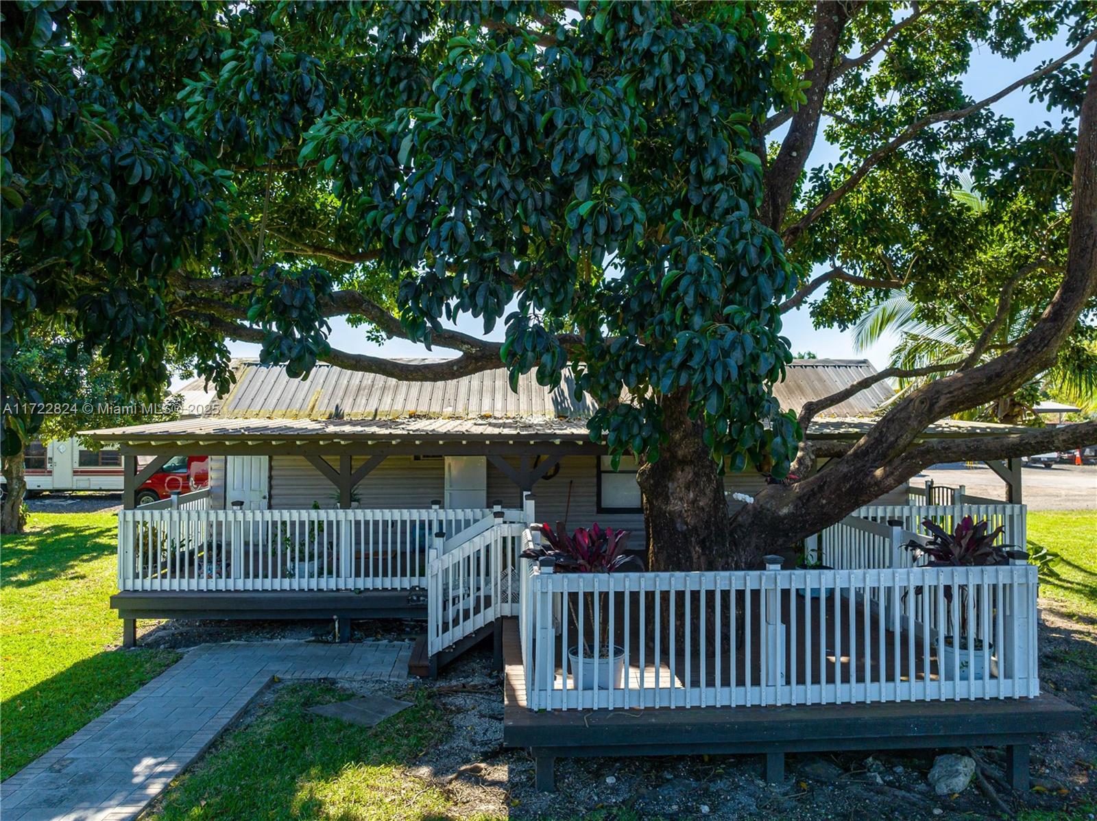 HOMESTEAD - Residential