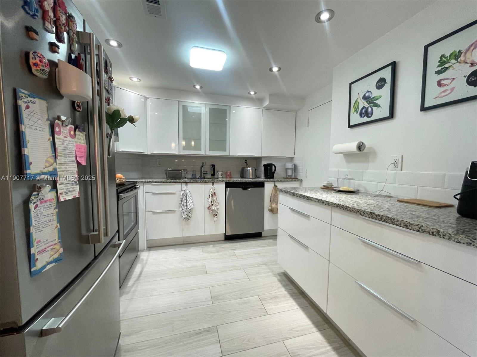 ARLEN HOUSE WEST CONDO - Residential Lease