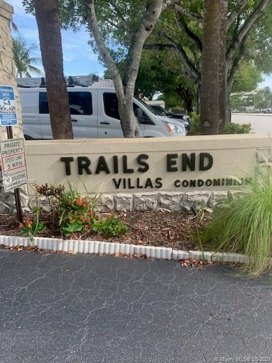 Ground floor 2 bedroom 2 bath in Palm Beach gardens. Available for annual lease Over 1,200 square feet Great location just off PGA Blvd.
Washer / Dryer in the unit