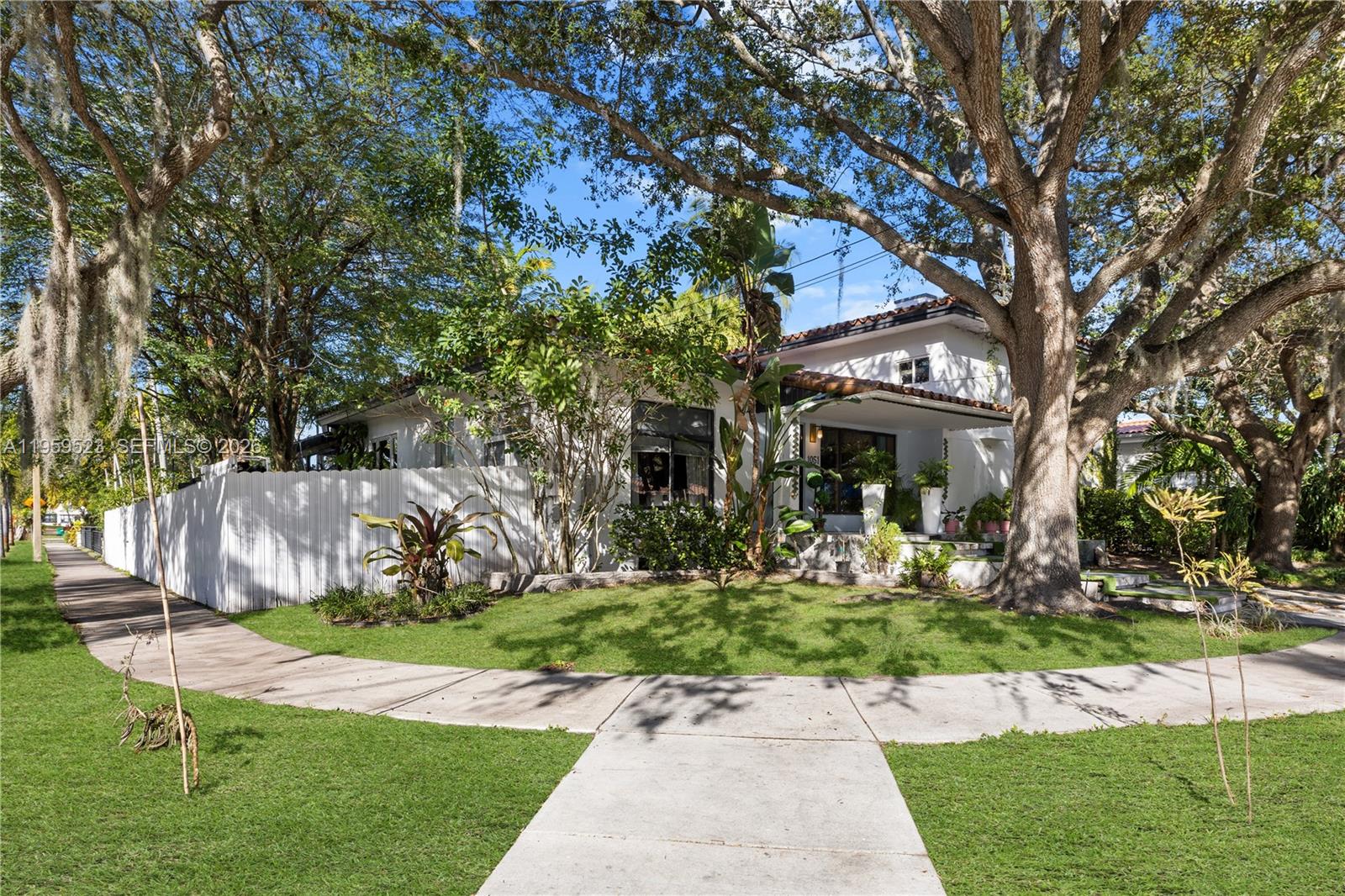 DAVIS HARBOR - Residential