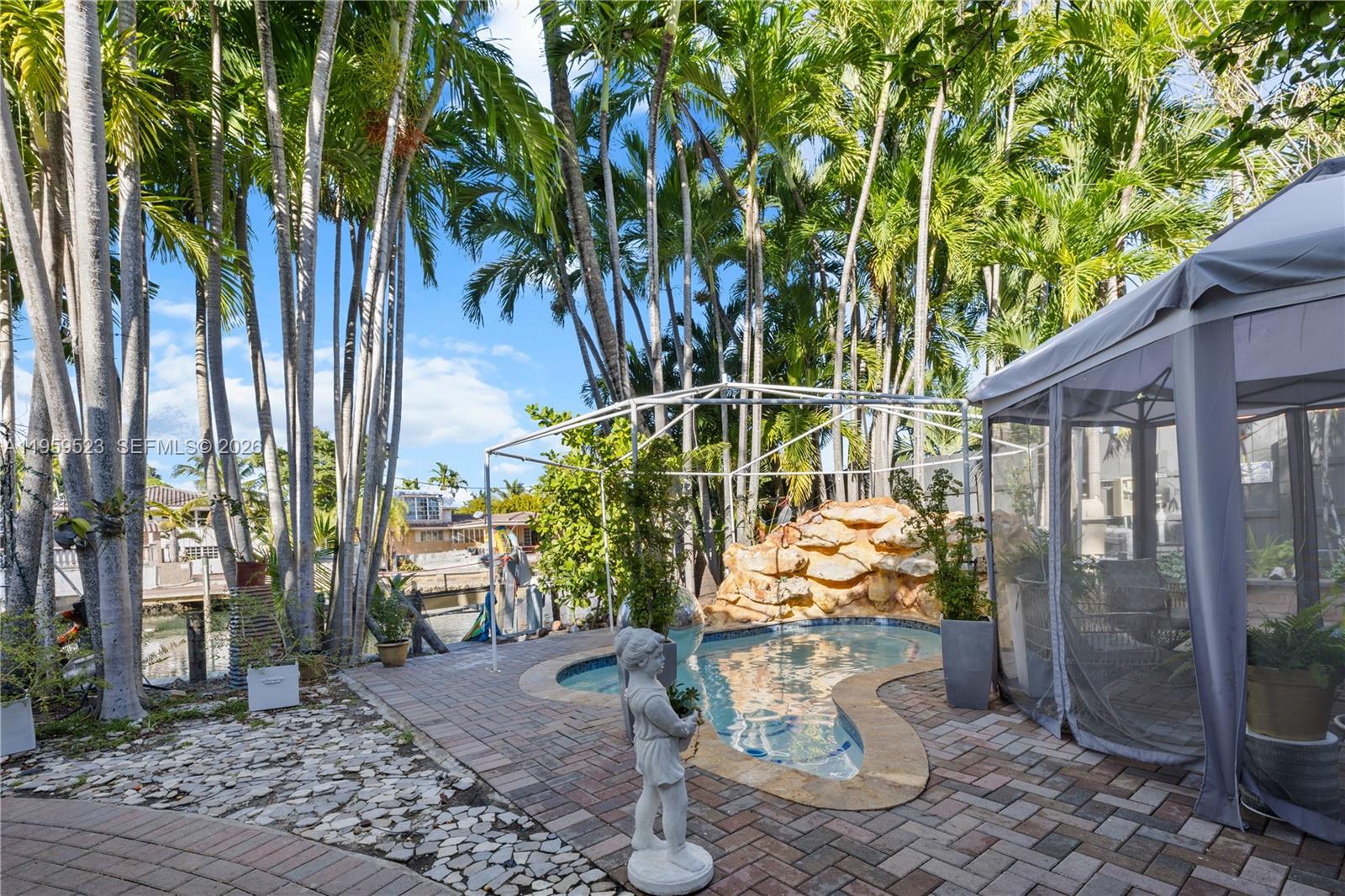 DAVIS HARBOR - Residential