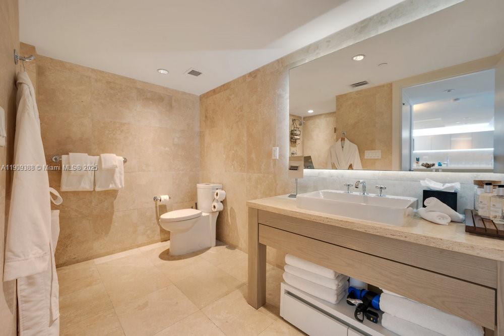 2399 COLLINS AVENUE - Residential Lease