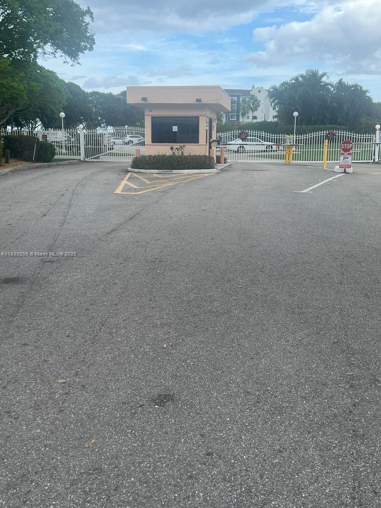 BREAKWATERS OF THE PALM B - Residential