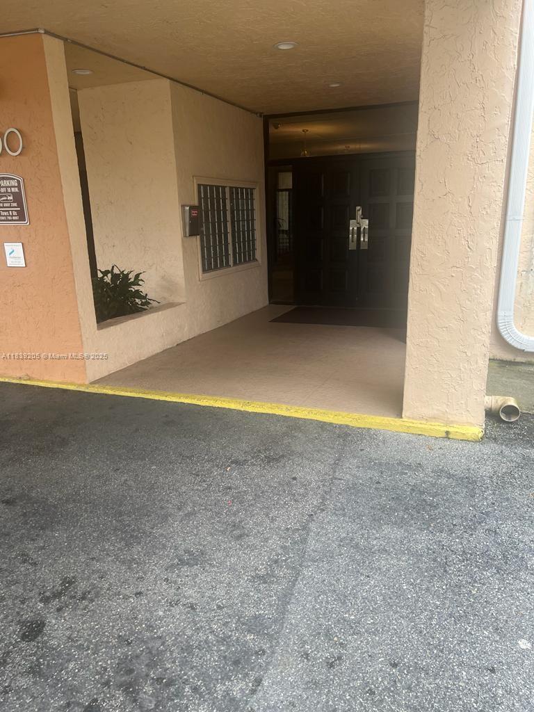 BREAKWATERS OF THE PALM B - Residential