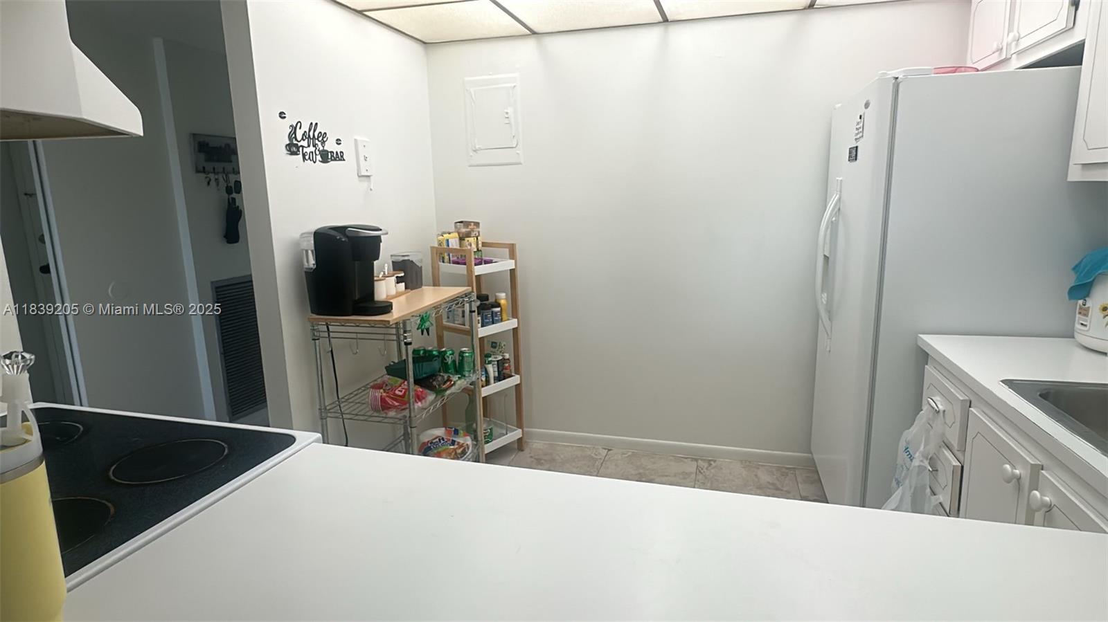 BREAKWATERS OF THE PALM B - Residential