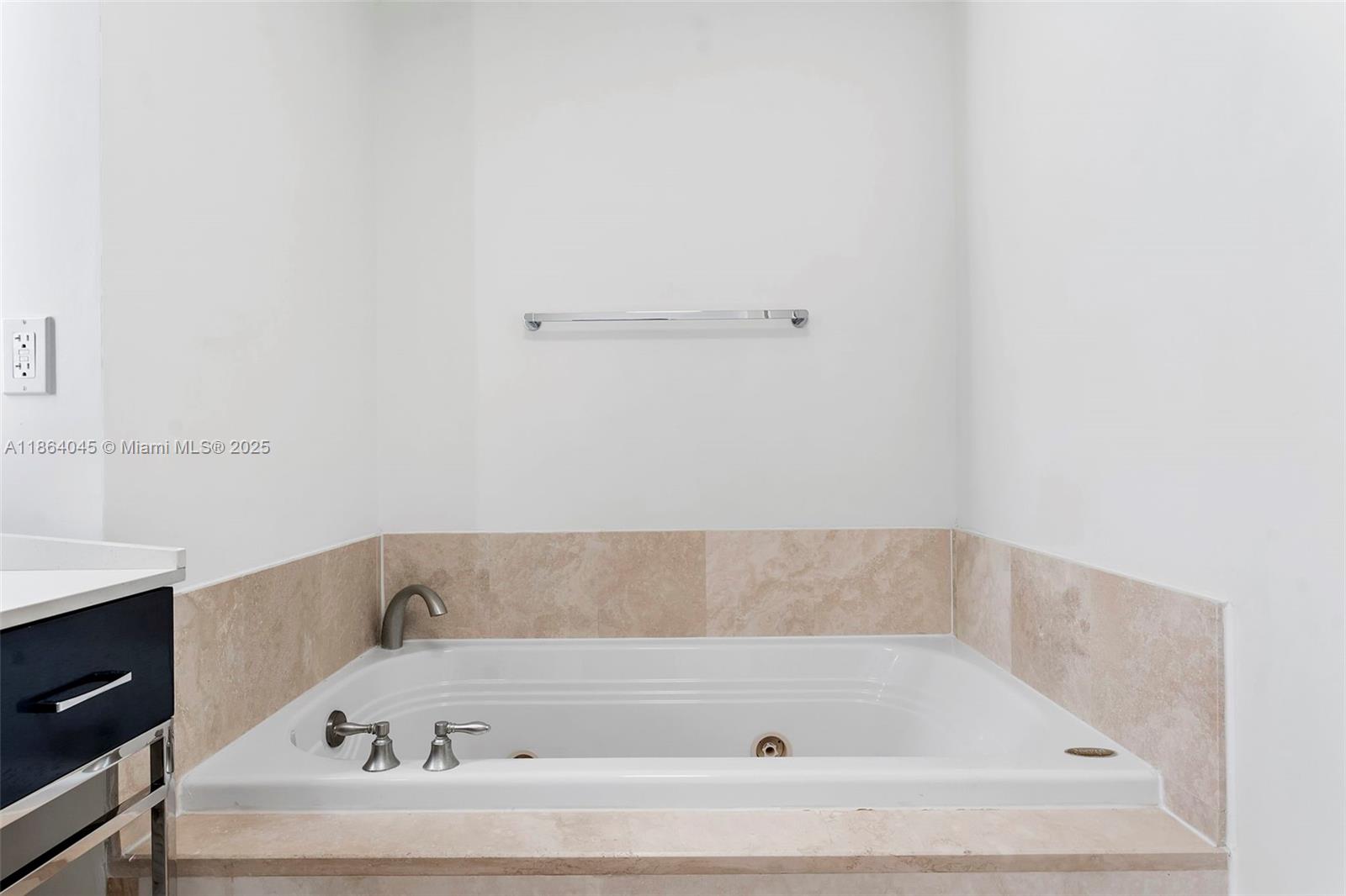 FONTAINEBLEAU II CONDO - Residential