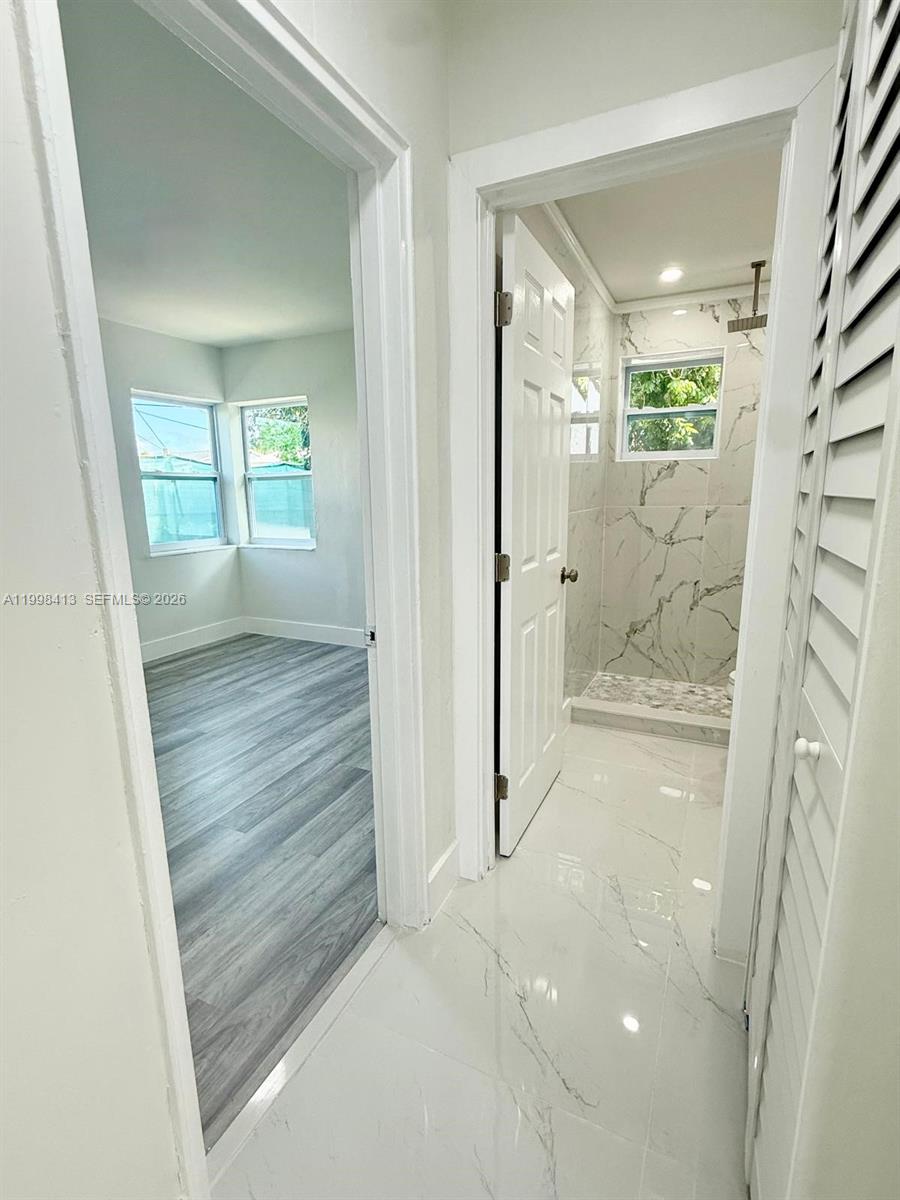 SUNSHINE MANOR - Residential