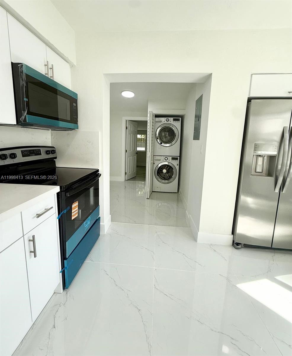 SUNSHINE MANOR - Residential