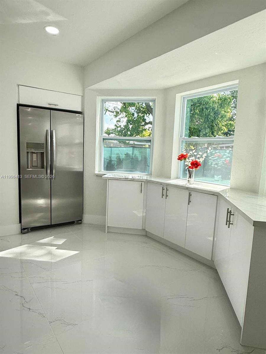 SUNSHINE MANOR - Residential