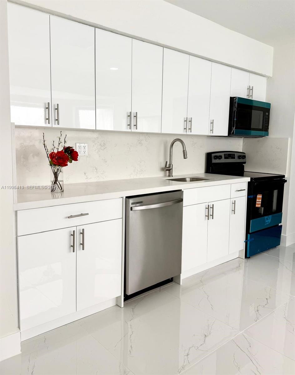 SUNSHINE MANOR - Residential