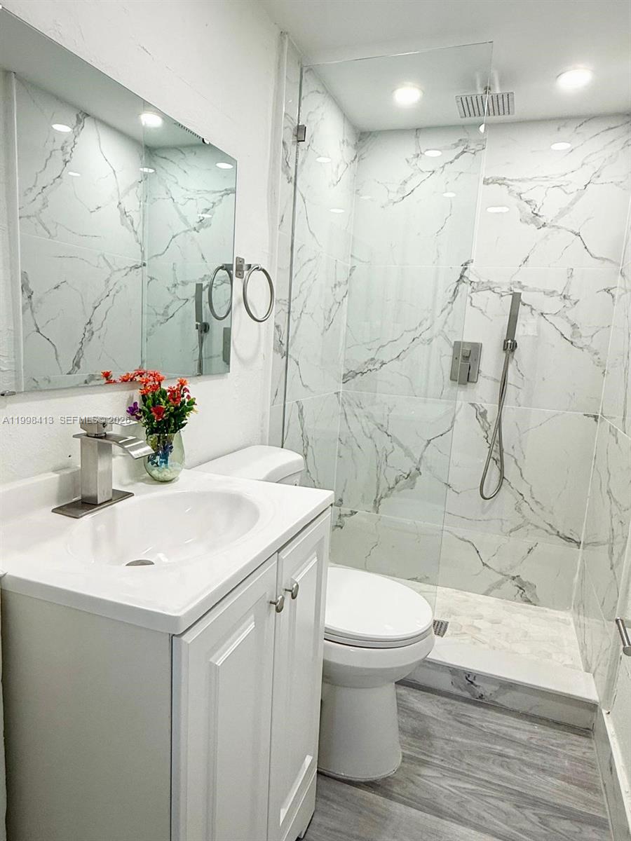 SUNSHINE MANOR - Residential