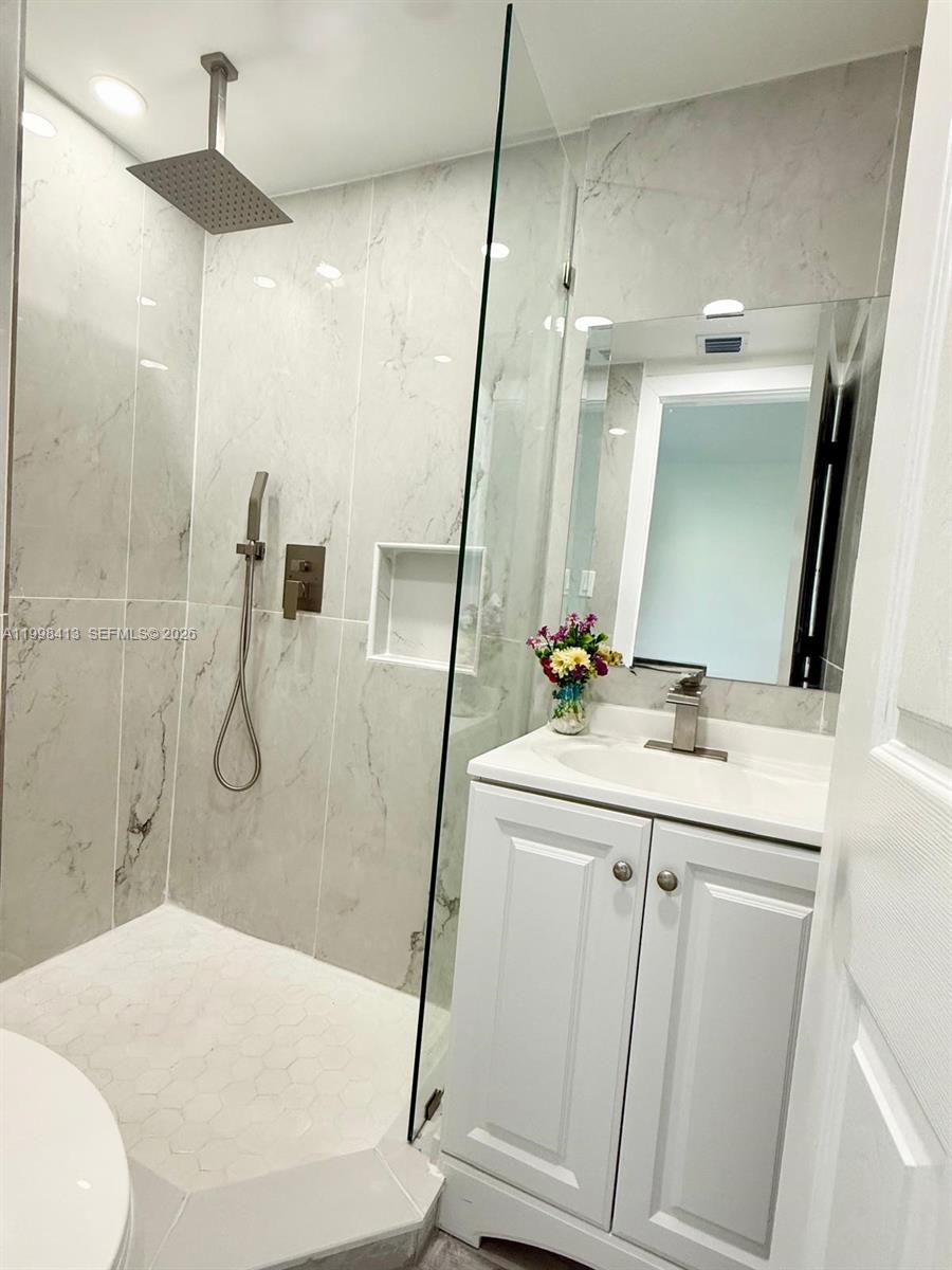 SUNSHINE MANOR - Residential